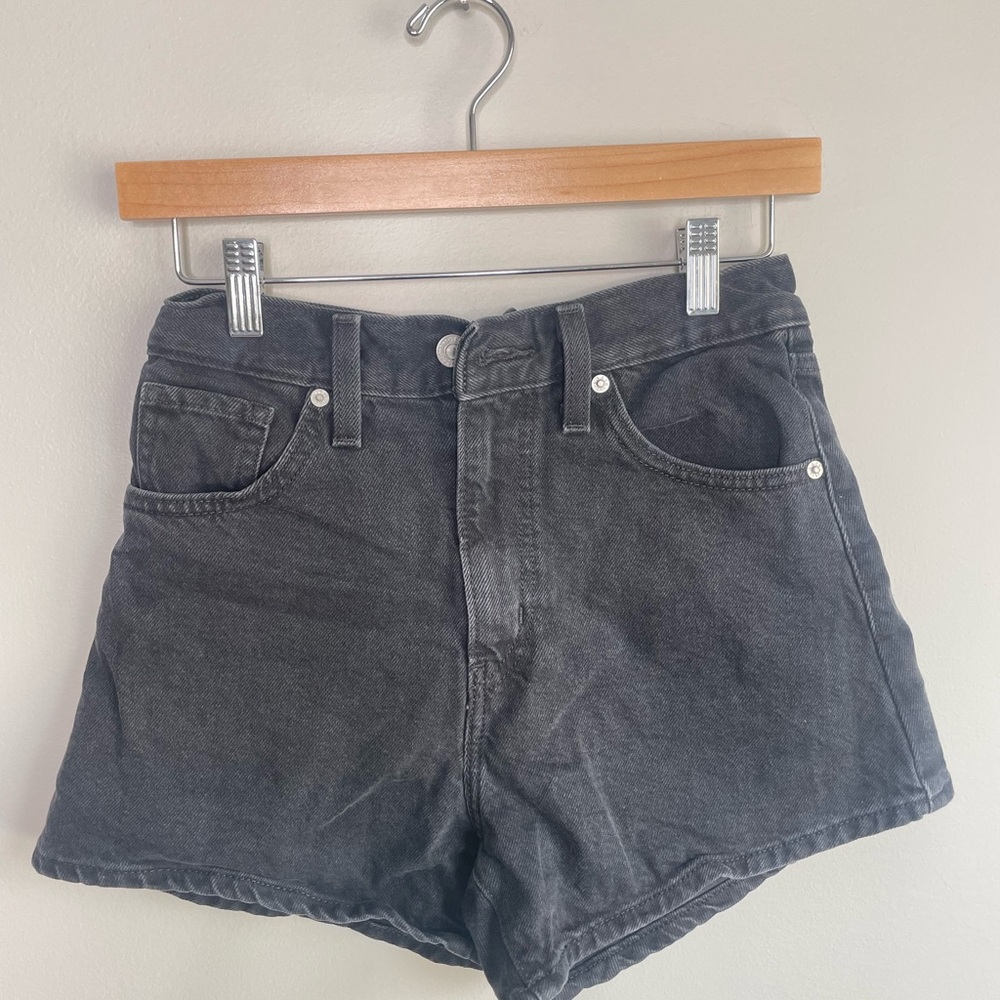 Women's Black Levi’s Denim Mom Shorts